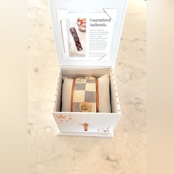 Spark*l Bands Louis Vuitton Damier Azur Bow Band, XS, Apple Watch Band 38/40mm - Picture 2 of 15